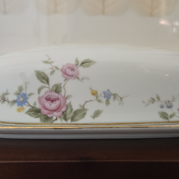 Noritake Floral Butter Dish with Gold Accent - Picture 1 of 5